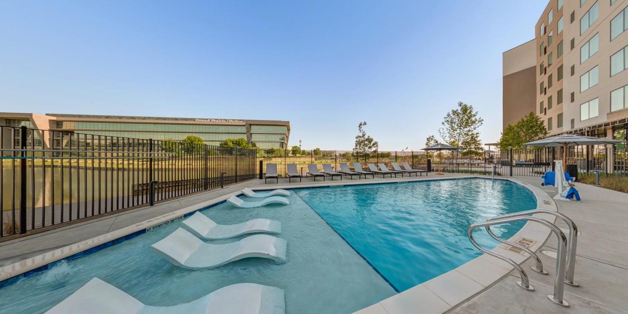 Hilton Garden Inn Grand Prairie At Epiccentral Exterior foto