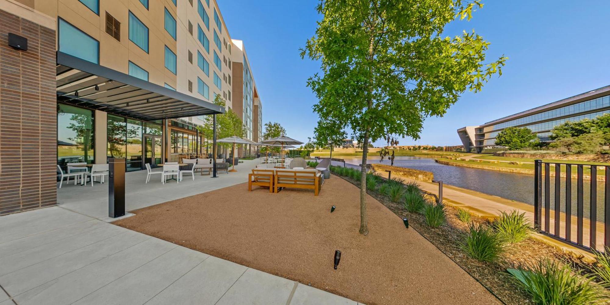 Hilton Garden Inn Grand Prairie At Epiccentral Exterior foto